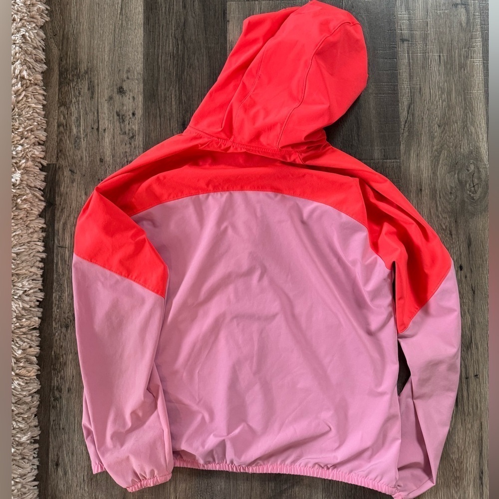 WOMENS UNDER ARMOUR JACKET SIZE LARGE - Picture 5 of 6